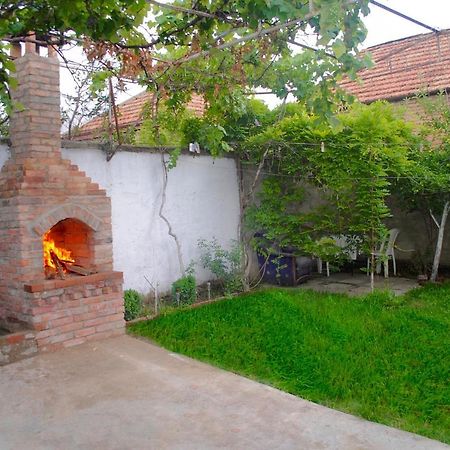 Big Three Apartments In Avlabari, Old Tbilisi ภายนอก รูปภาพ